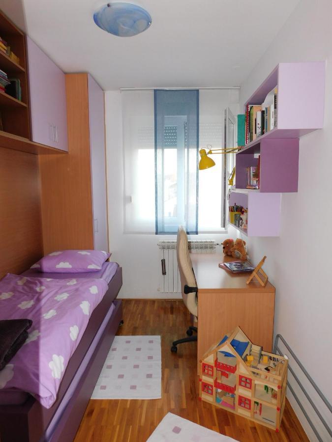 Happy Home Gospic Exterior photo